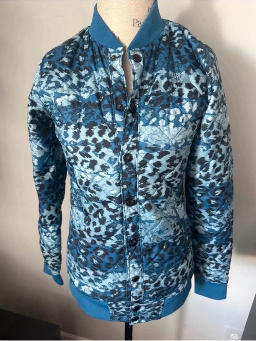 The North face coat size small women leopard print puffer
no flaws